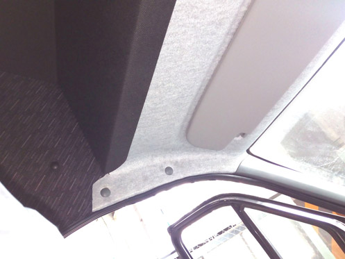 Потолок над сиденьями водителя и пассажира у спальника «Луидор-Тюнинг» имеет травмоопасный выступ под углом 90°.