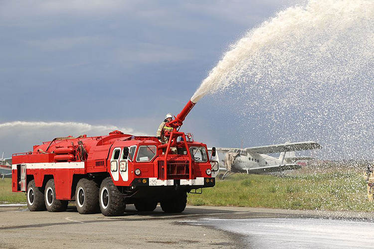 Аэродромный пожарный автомобиль