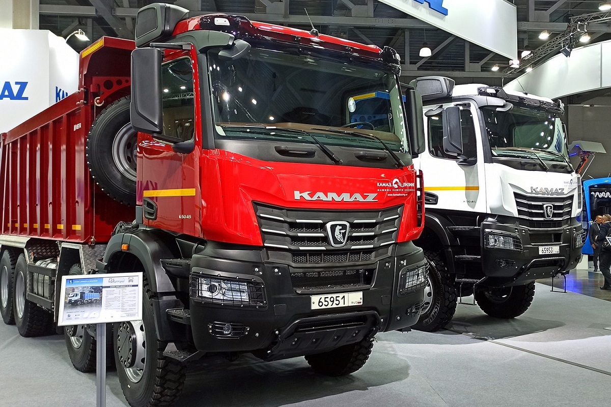 КамАЗ-65951 на выставке Comtrans-2021
