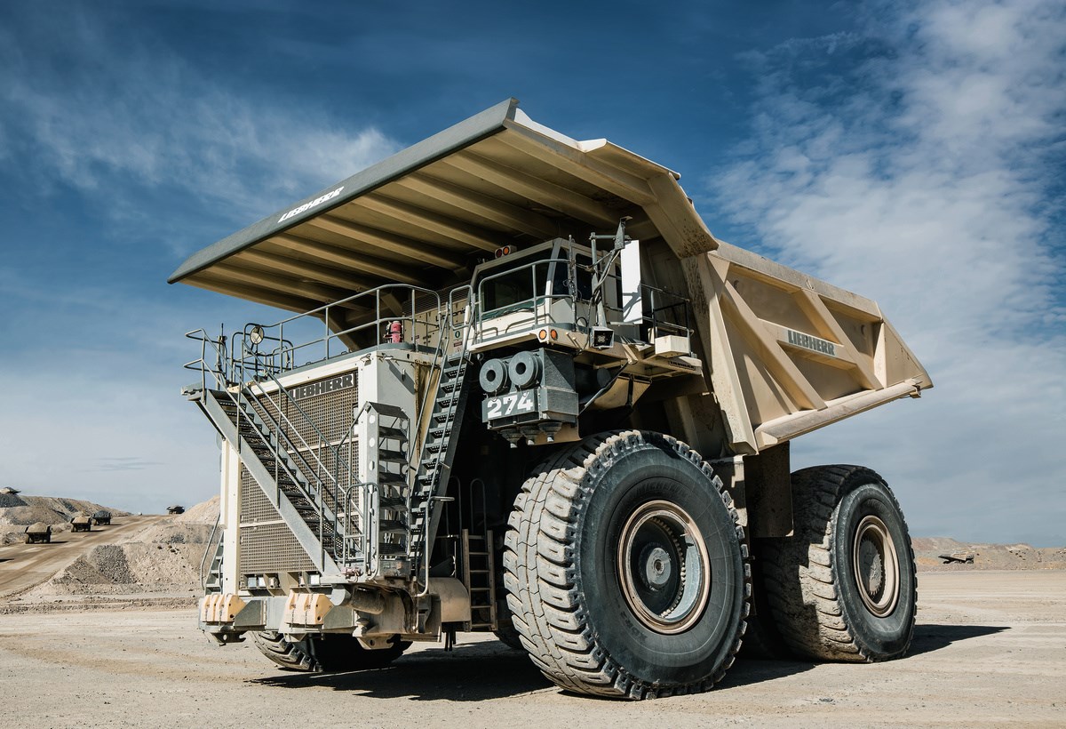 Карьерный самосвал Liebherr T 274