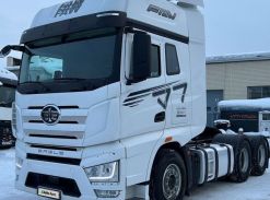 Седельный тягач FAW J7 2023 года б/у