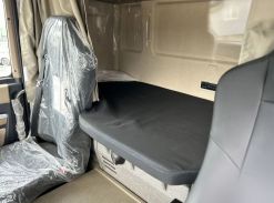 Фургон Howo 2024 года новый фото 6