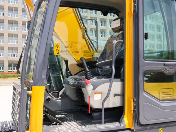 Экскаватор XCMG XE215C 2023 года новый фото 3