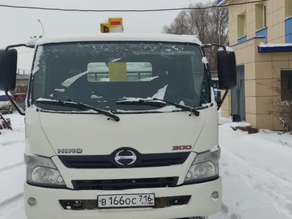 Самопогрузчик HINO 300 2018 года б/у фото 3
