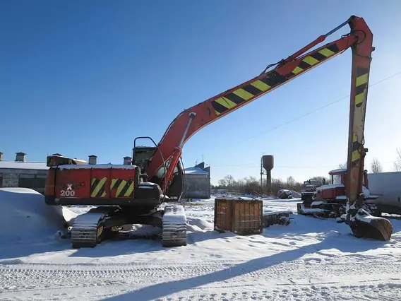 Экскаватор Hitachi ZX 200 2014 года б/у