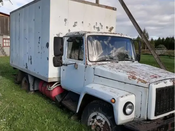 Изотермический фургон ГАЗ 3307 2002 года б/у