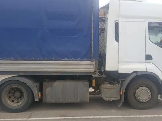 Тягач Renault Premium 2011 года б/у фото 4