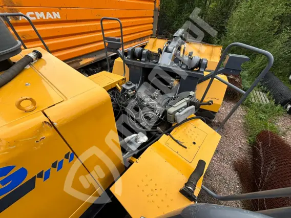 Фронтальный погрузчик XCMG LW700KN 2019 года б/у фото 4