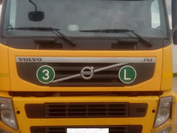 Контейнеровоз Volvo FM 2010 года б/у