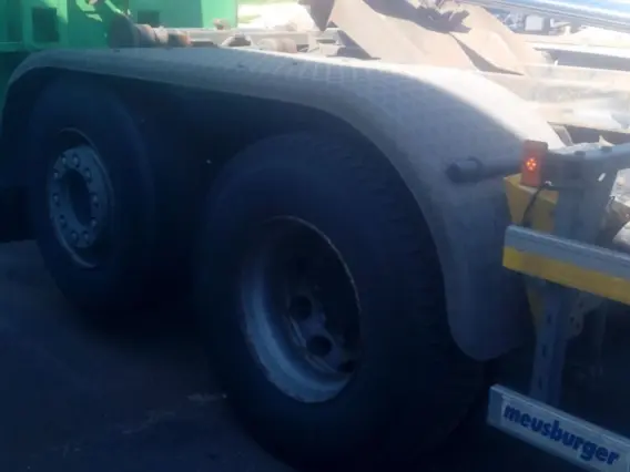 Контейнеровоз Volvo FM 2010 года б/у фото 8