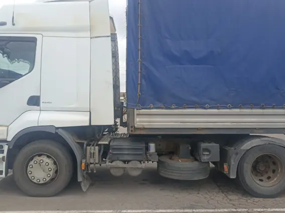 Тягач Renault Premium 2011 года б/у фото 5