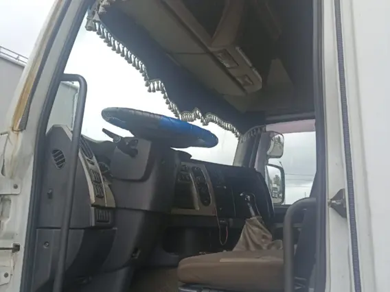 Тягач Renault Premium 2011 года б/у фото 6