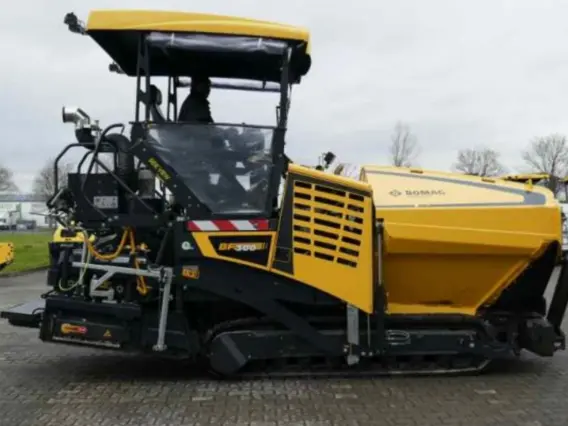 Асфальтоукладчик Bomag bf300C 2022 года б/у
