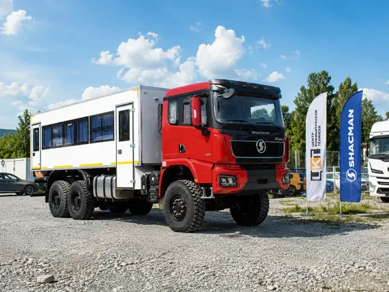 Вахтовый автобус Shacman X3000 (SX32586V385) 2026 года новый фото 4