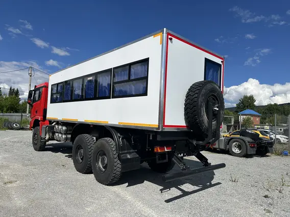 Вахтовый автобус Shacman X3000 (SX32586V385) 2026 года новый фото 6