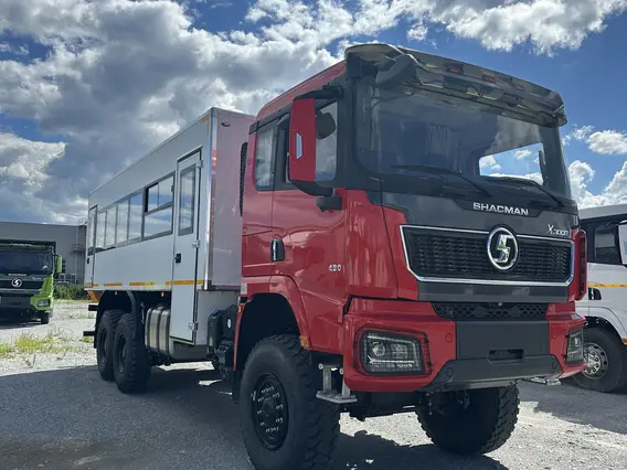 Вахтовый автобус Shacman X3000 (SX32586V385) 2026 года новый