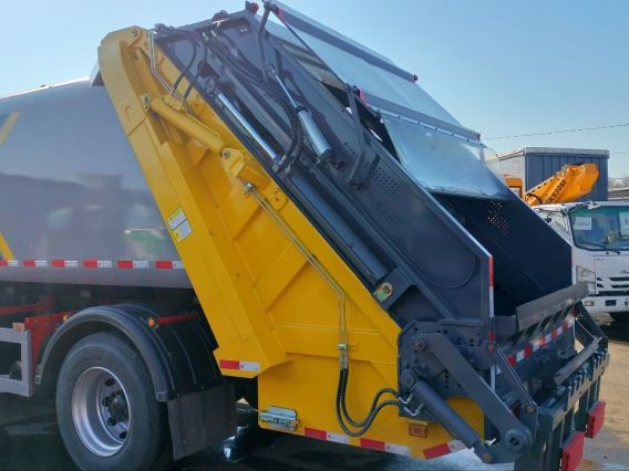 Мусоровоз ISUZU GIGA 4×2 2026 года новый фото 19