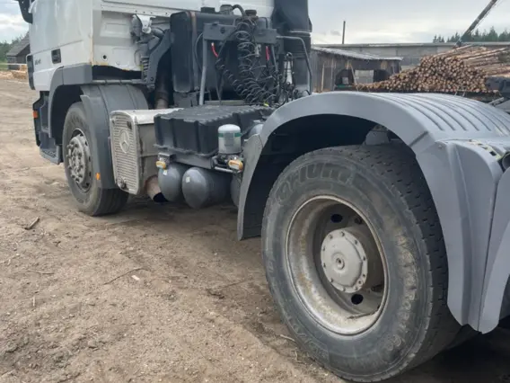 Тягач Mercedes-Benz Actros 2010 года б/у фото 2