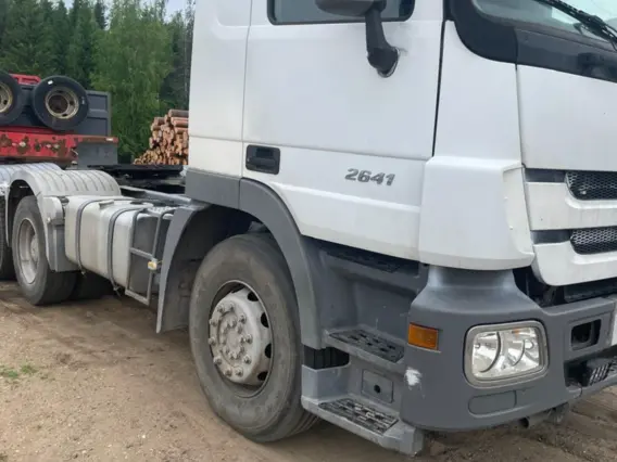 Тягач Mercedes-Benz Actros 2010 года б/у фото 9