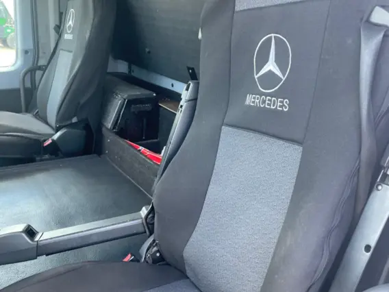 Тягач Mercedes-Benz Actros 2010 года б/у фото 16