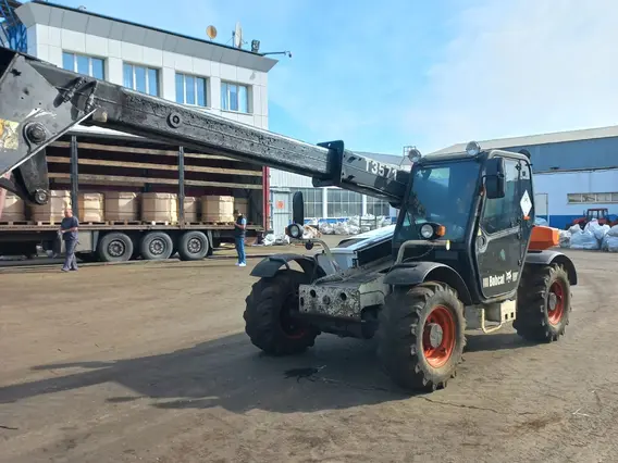 Телескопический погрузчик Bobcat T3571 2010 года б/у фото 5