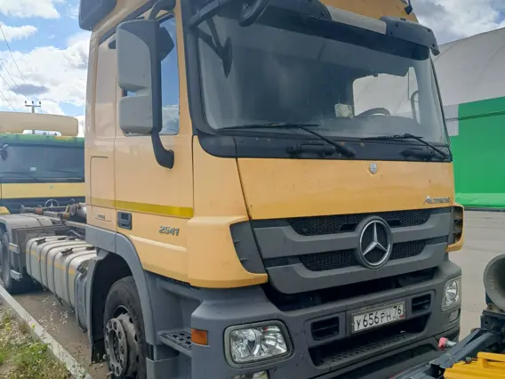 Мультилифты Mercedes-Benz Actros 2013 года б/у