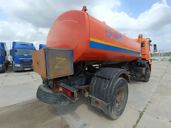 Дорожно-уборочный автомобиль Камаз KO-806 2011 года б/у фото 6