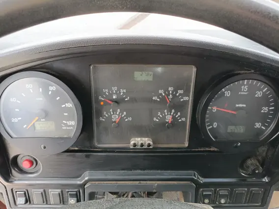 Дорожно-уборочный автомобиль Камаз KO-806 2011 года б/у фото 16