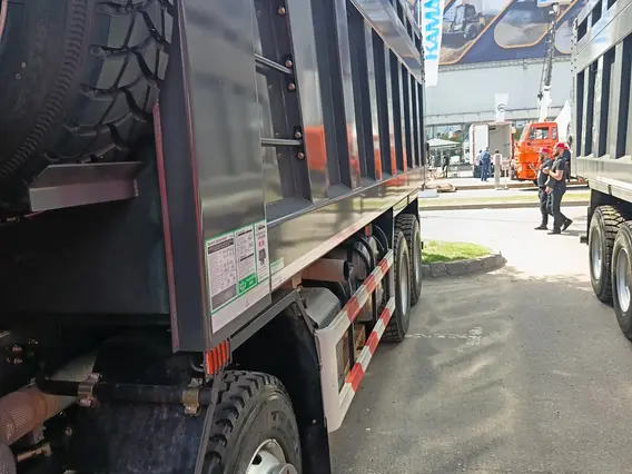 Самосвал Shacman X3000 8×4 2023 года новый фото 2