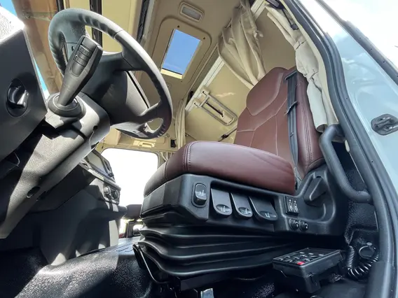Тягач Dongfeng HV7 2023 года новый фото 6