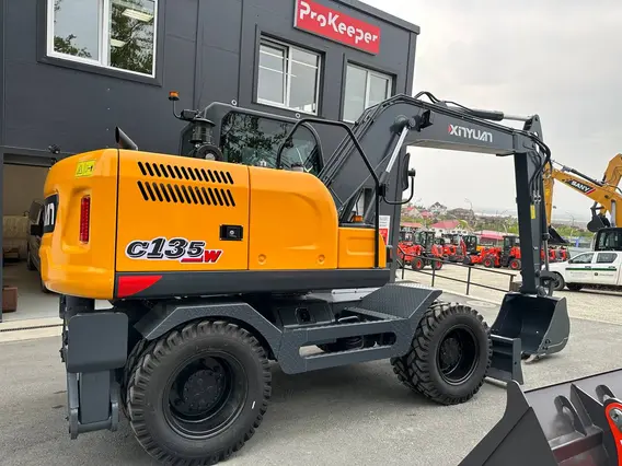 Экскаватор XINYUAN C135W 2025 года новый фото 6