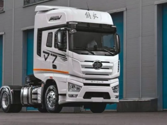 Тягач JAC J7 2024 года новый