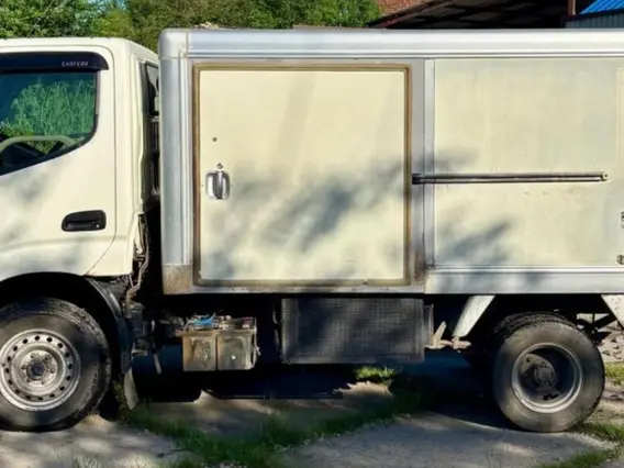Фургон-рефрижератор Toyota Dyna 2001 года б/у