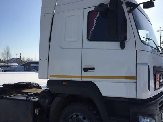 Тягач МАЗ 5440  б/у