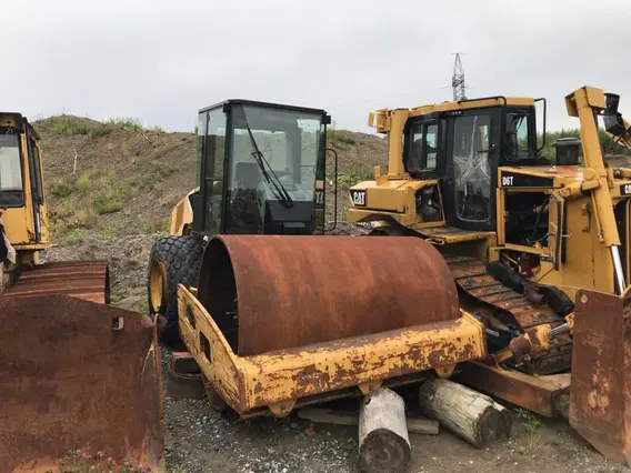 Дорожный каток Caterpillar CS56  б/у
