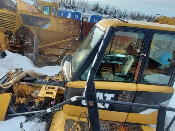 Карьерный самосвал Caterpillar 740 б/у фото 26