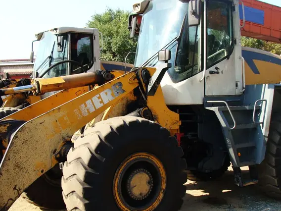 Фронтальный погрузчик Liebherr L 556 б/у