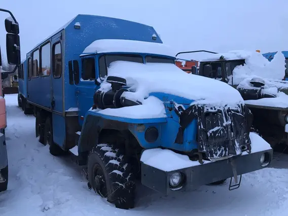 Вахтовый автобус Урал 3255  б/у