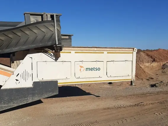 Дробильная установка Metso Lokotrack ST3.8  б/у фото 3