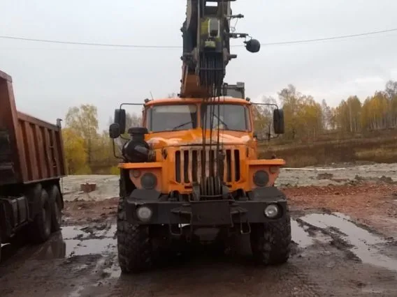 Автокран Урал 5557  б/у