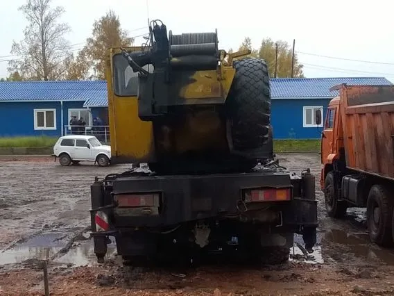 Автокран Урал 5557  б/у фото 3