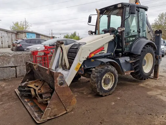 Экскаватор-погрузчик Terex TLB 825  б/у