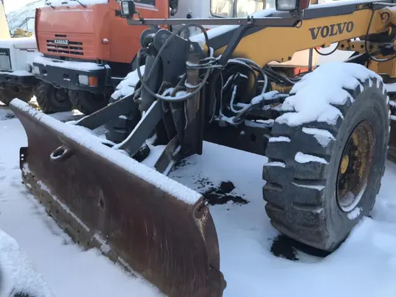 Грейдер Volvo G976  б/у фото 8