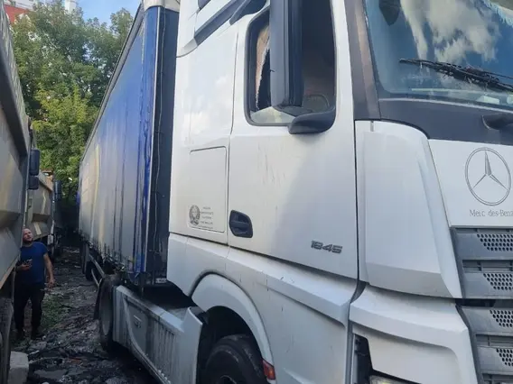 Седельный тягач Mercedes-Benz Actros 2021 года б/у