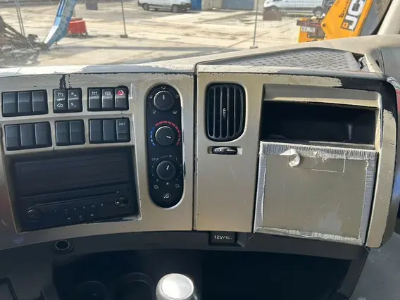 Тягач Renault Premium 2011 года б/у фото 18