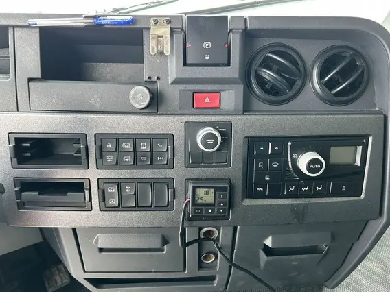 Тягач Renault T-Series 2019 года б/у фото 17