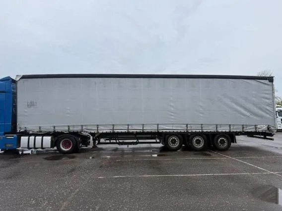 Шторный полуприцеп Schmitz Cargobull SCB S3T 2018 года б/у