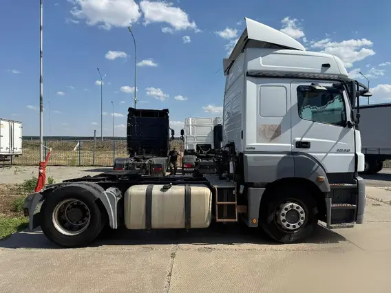 Седельный тягач Mercedes-Benz Axor 2013 года б/у фото 8