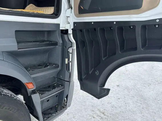 Тягач Mercedes-Benz Actros 2023 года б/у фото 25