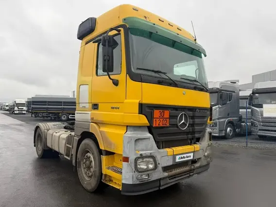 Седельный тягач Mercedes-Benz Actros 2003 года б/у
